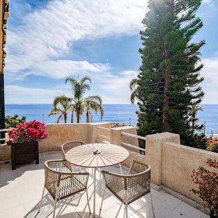 Oasis Beachfront Luxury *