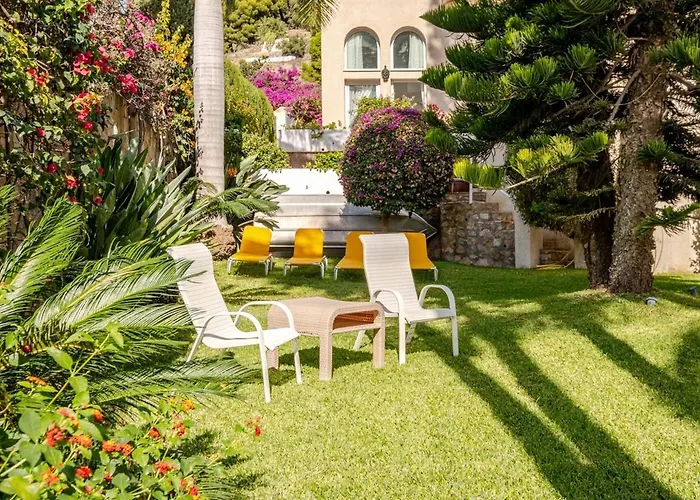 Oasis Beachfront Luxury Villa Almuñécar