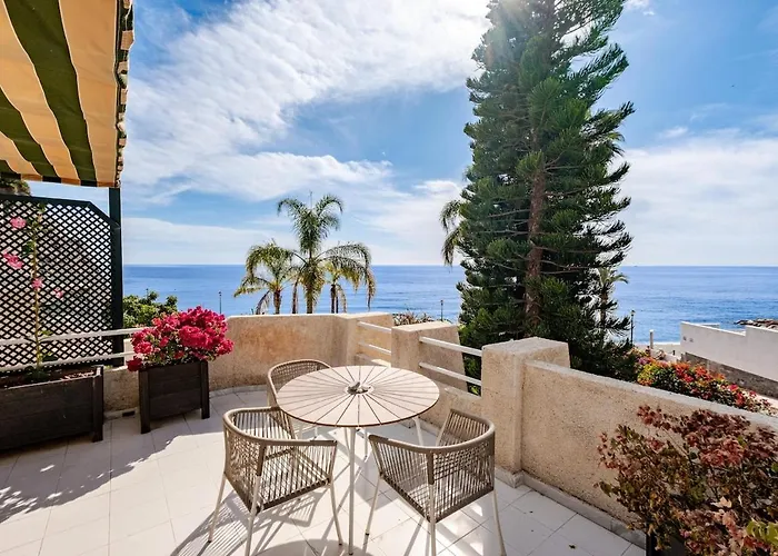 Oasis Beachfront Luxury *