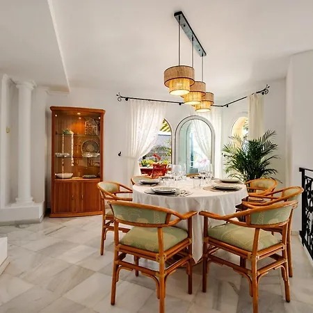 Oasis Beachfront Luxury Villa *