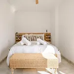 Oasis Beachfront Luxury *