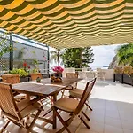 ヴィラ Oasis Beachfront Luxury *