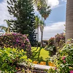 ヴィラ Oasis Beachfront Luxury