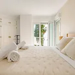 Oasis Beachfront Luxury *