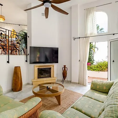 Oasis Beachfront Luxury Вилла