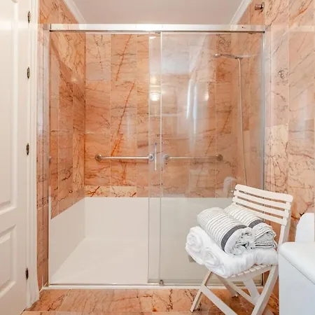 Oasis Beachfront Luxury Вилла