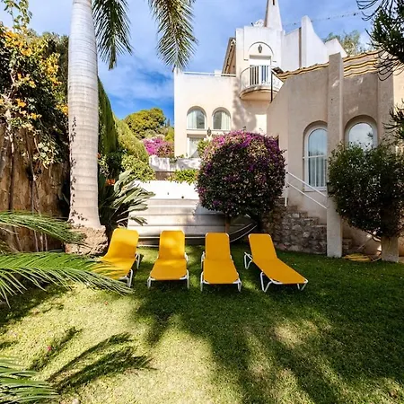 Oasis Beachfront Luxury *