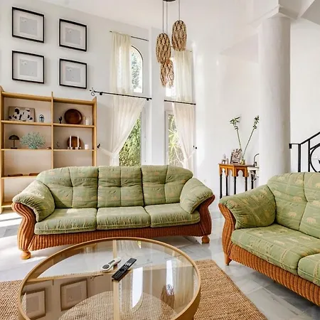 فيلة Oasis Beachfront Luxury Almuñécar