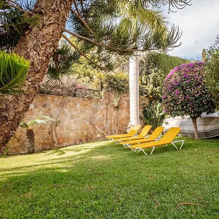 Vila Oasis Beachfront Luxury *