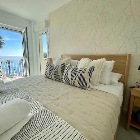 Вилла Oasis Beachfront Luxury Альмуньекар