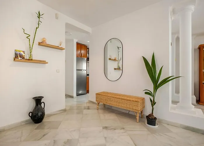 Oasis Beachfront Luxury * Альмуньекар