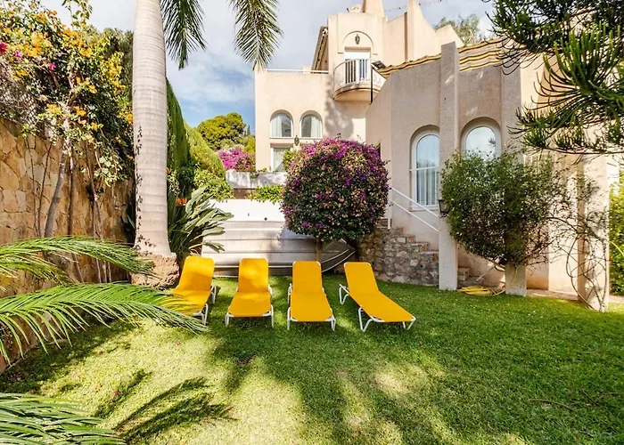 Oasis Beachfront Luxury Вилла *