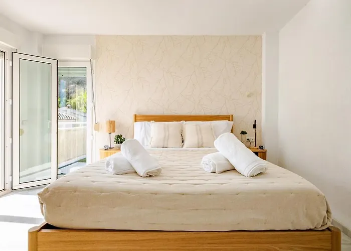 Oasis Beachfront Luxury * Альмуньекар