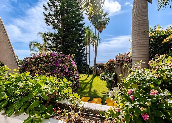 Вилла Oasis Beachfront Luxury *