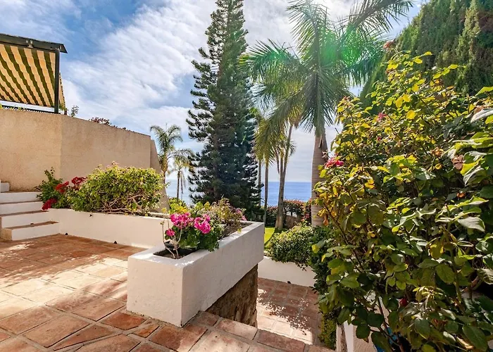 Oasis Beachfront Luxury Вилла *