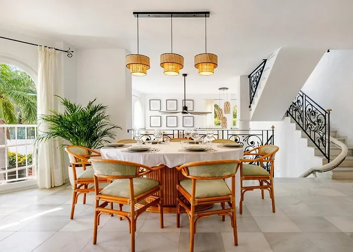 Oasis Beachfront Luxury Вилла *