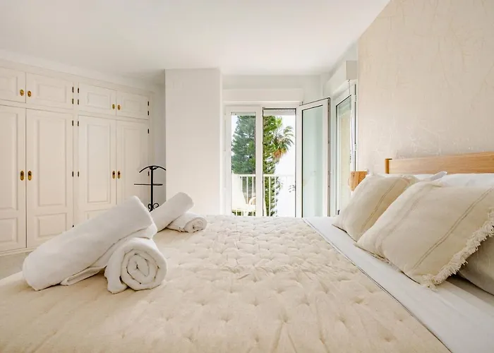 Oasis Beachfront Luxury *
